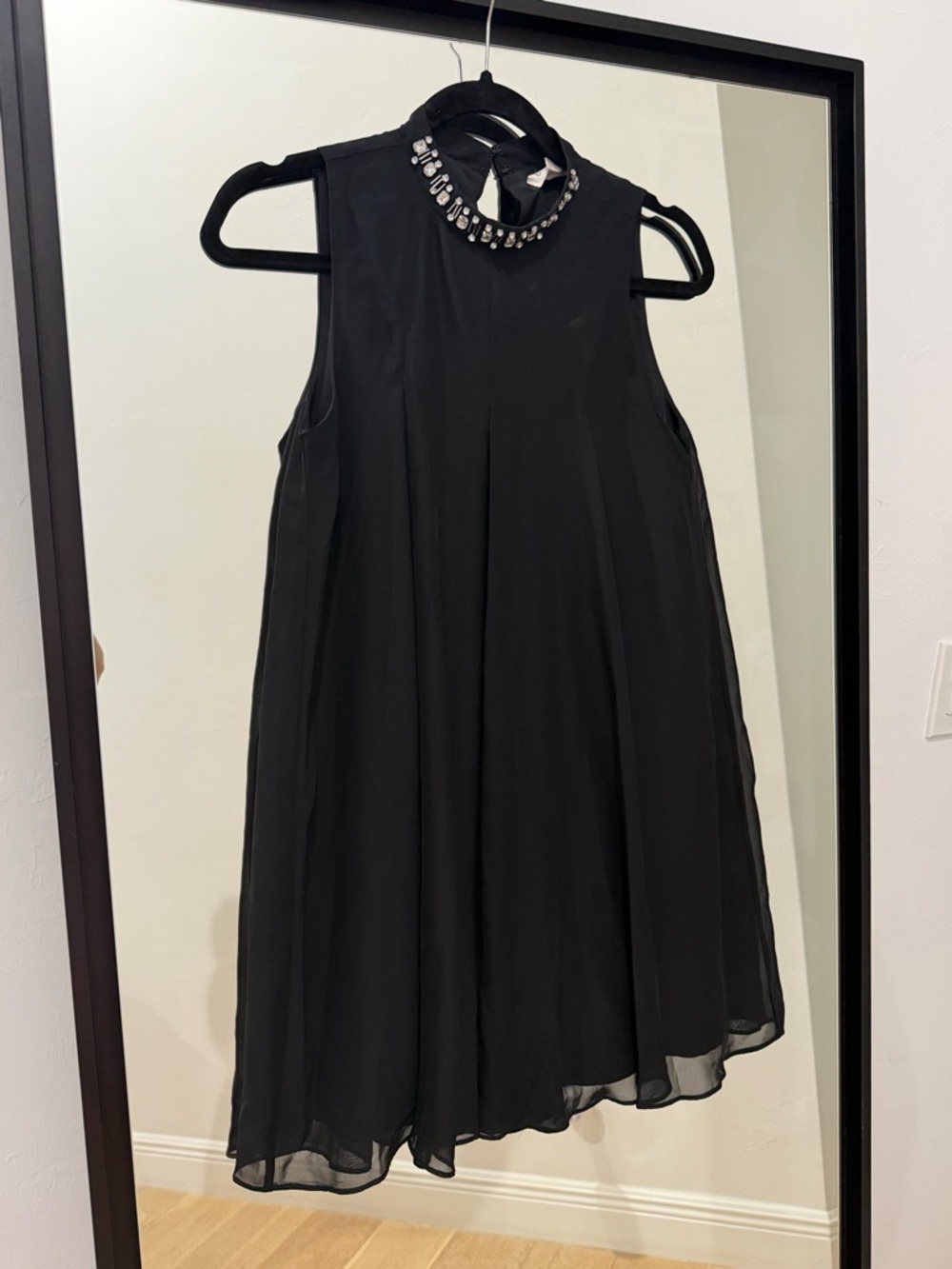 BCBG Black Embellished Neck Sleeveless Shift Dress XS Chiffon Flowy